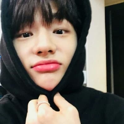 Hwang Hyunjin thumbnail