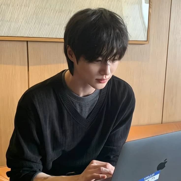 Byeon Woo-seok  thumbnail