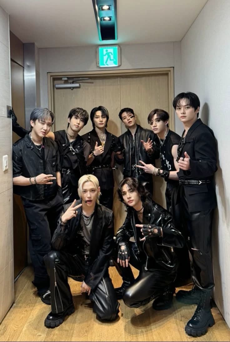 Stray kids thumbnail