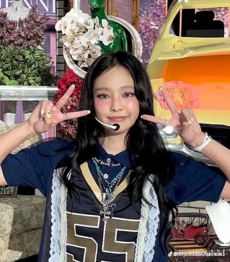 Jennie  ocupa tu ayuda thumbnail