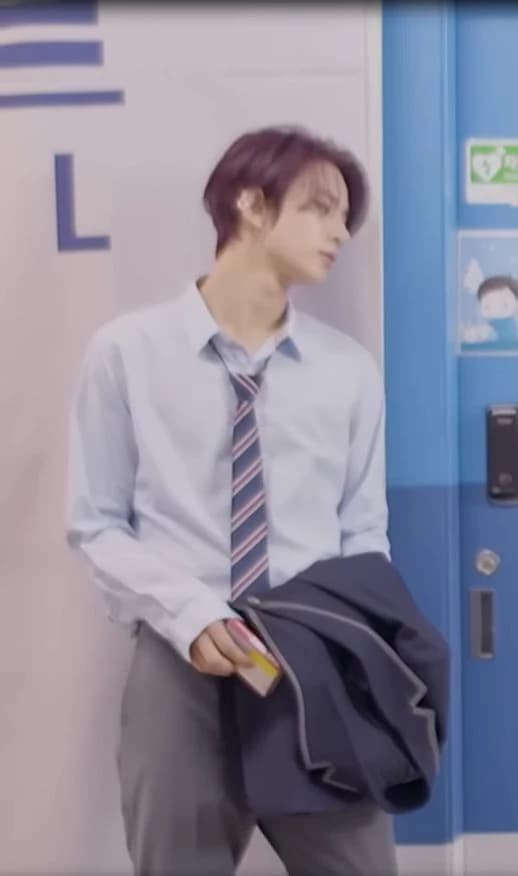 Lee heeseung thumbnail