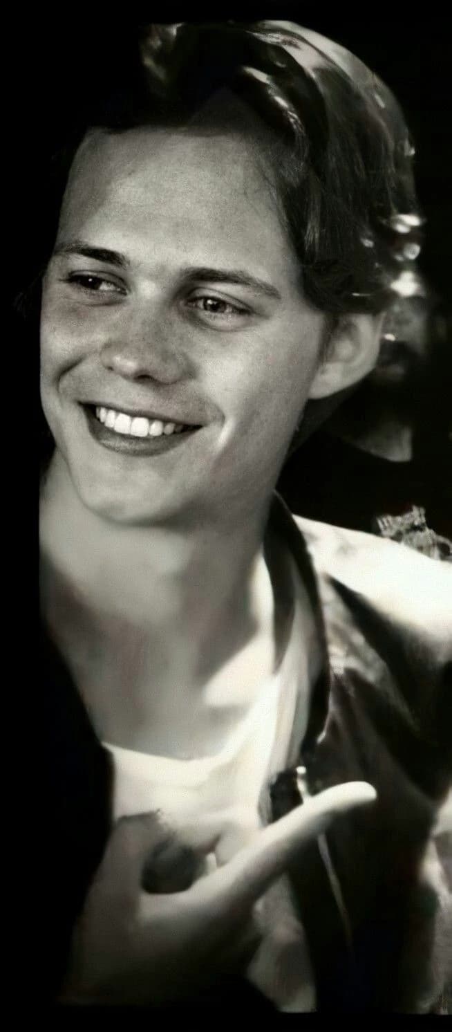 Bill Skarsgard  thumbnail