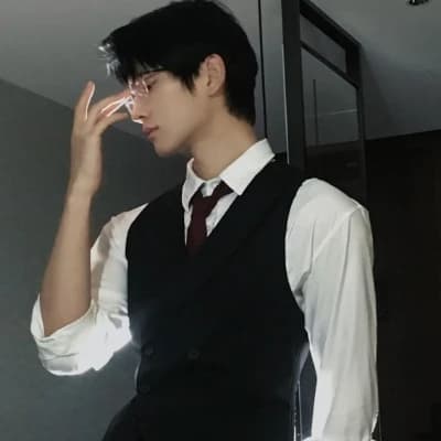 Fharelino Ghavien  thumbnail