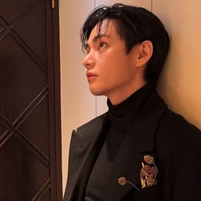 Kim Taehyung thumbnail