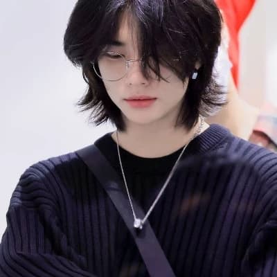 Hyunjin thumbnail