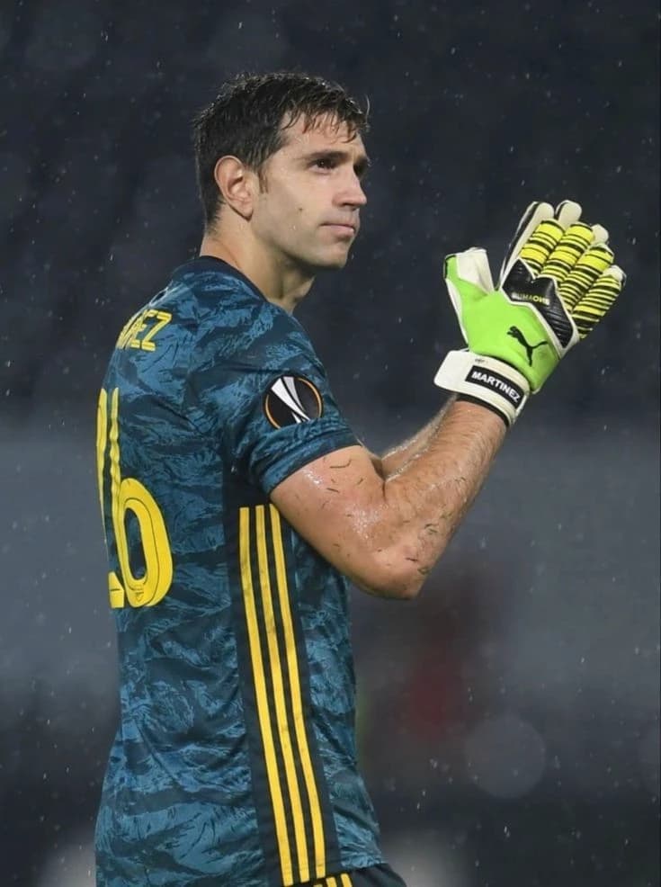 Emiliano Martinez "dibu" thumbnail