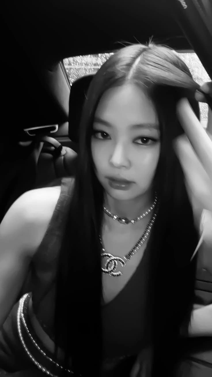 Jennie Kim 🤍 . thumbnail
