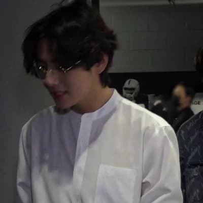 Kim Taehyung thumbnail