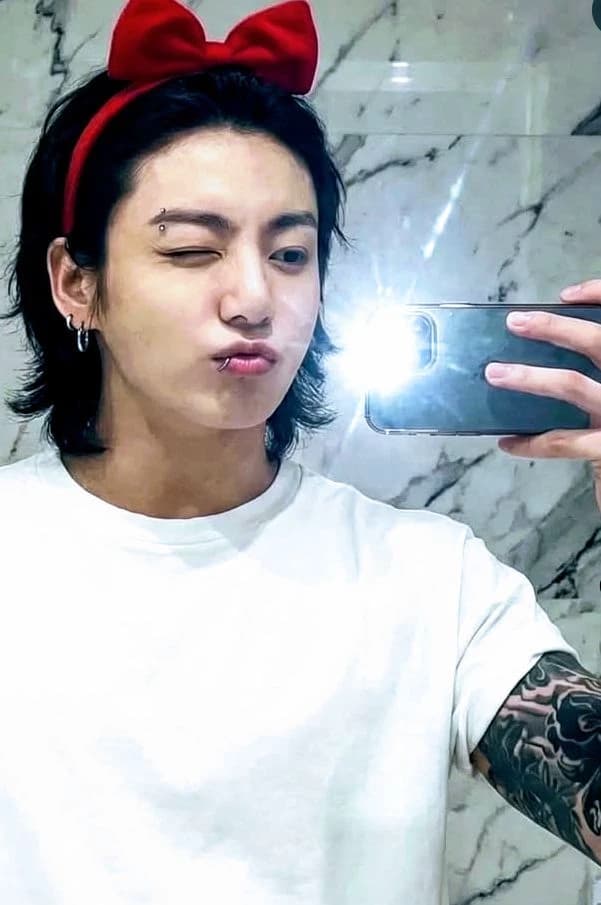 Jungkook, your father's friend thumbnail
