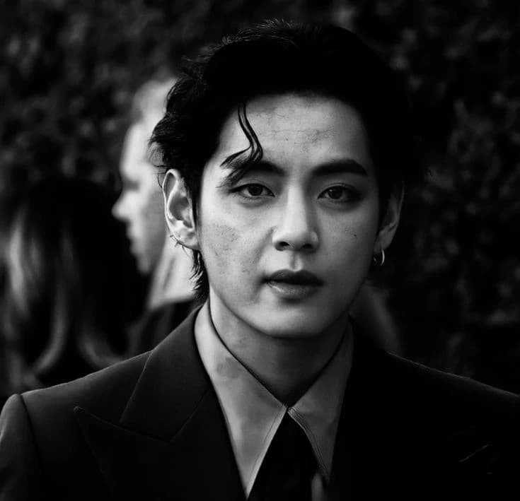 Kim Taehyung.  thumbnail