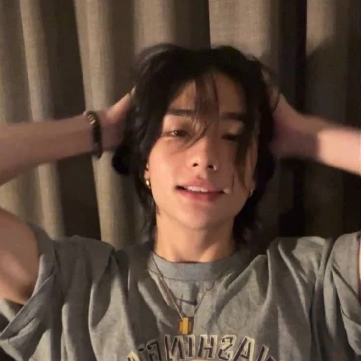 Hwang Hyunjin  thumbnail