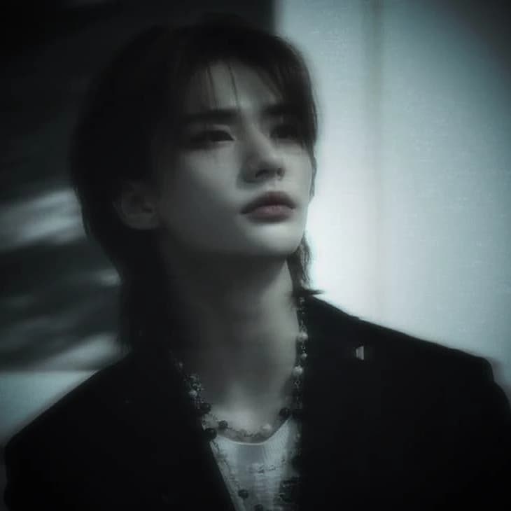 Hwang Hyunjin  thumbnail