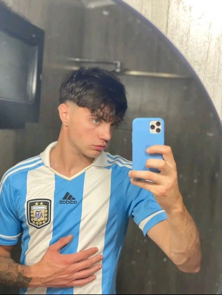 Adrián thumbnail