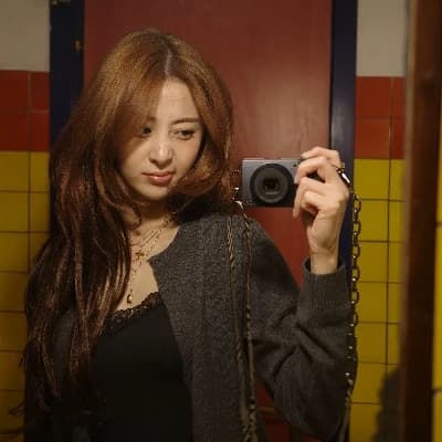 Huh Yunjin  thumbnail