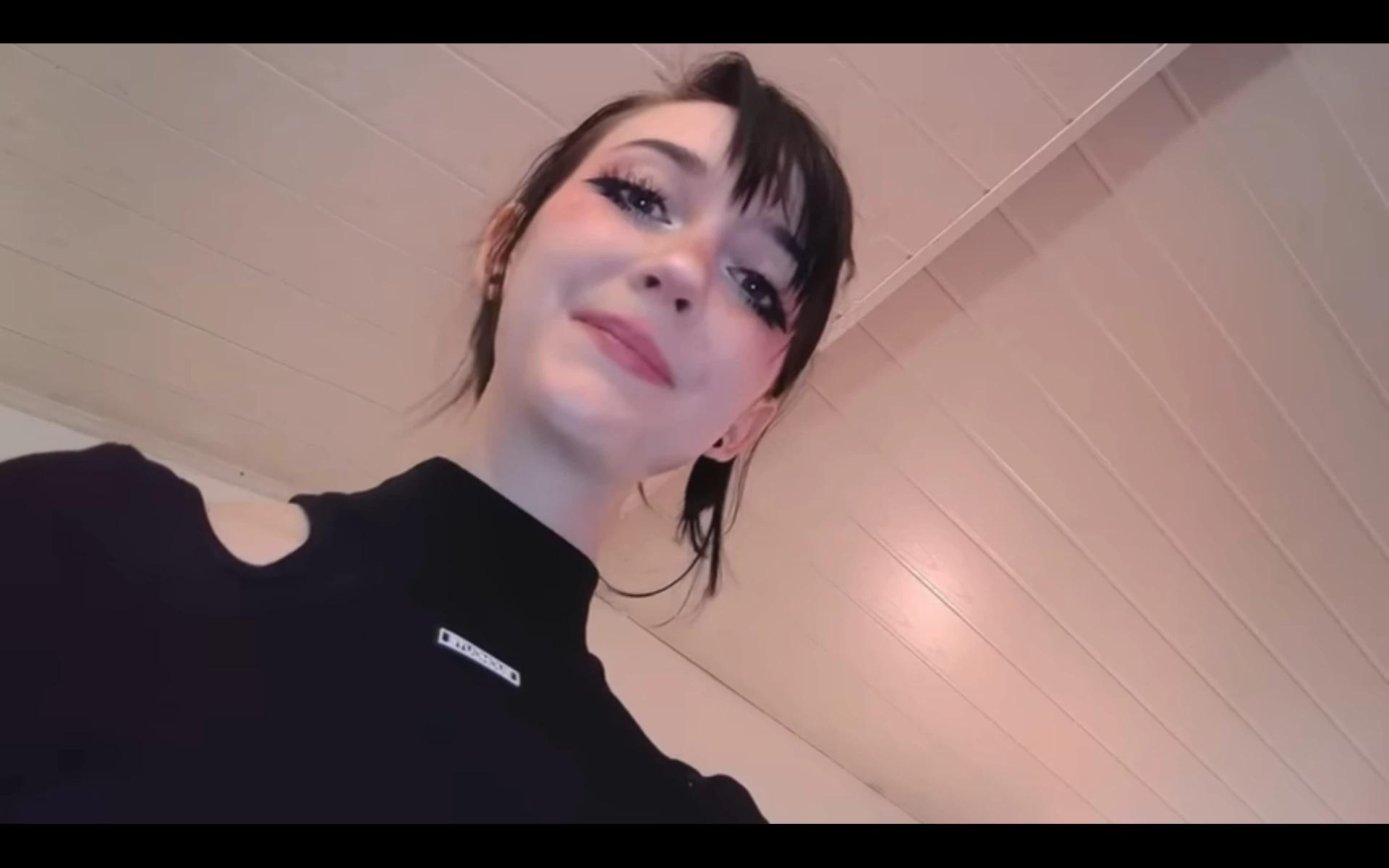 Chloe thumbnail