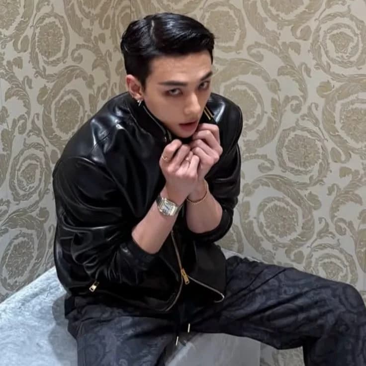 Hwang Hyunjin thumbnail
