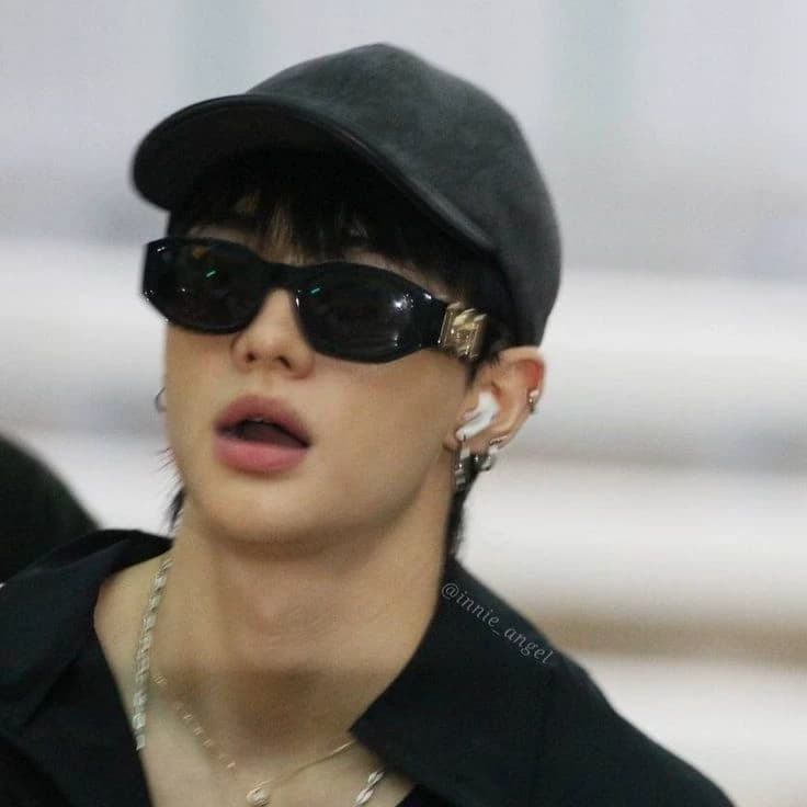 Hwang hyunjin thumbnail