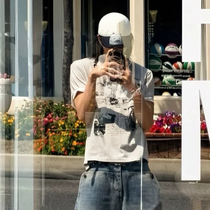 Hwang hyunjin thumbnail