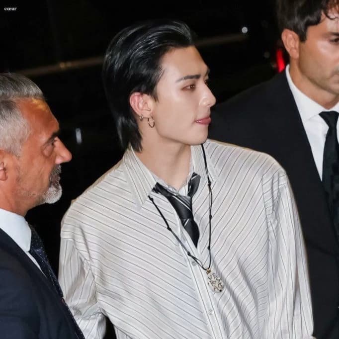 Hwang hyunjin thumbnail