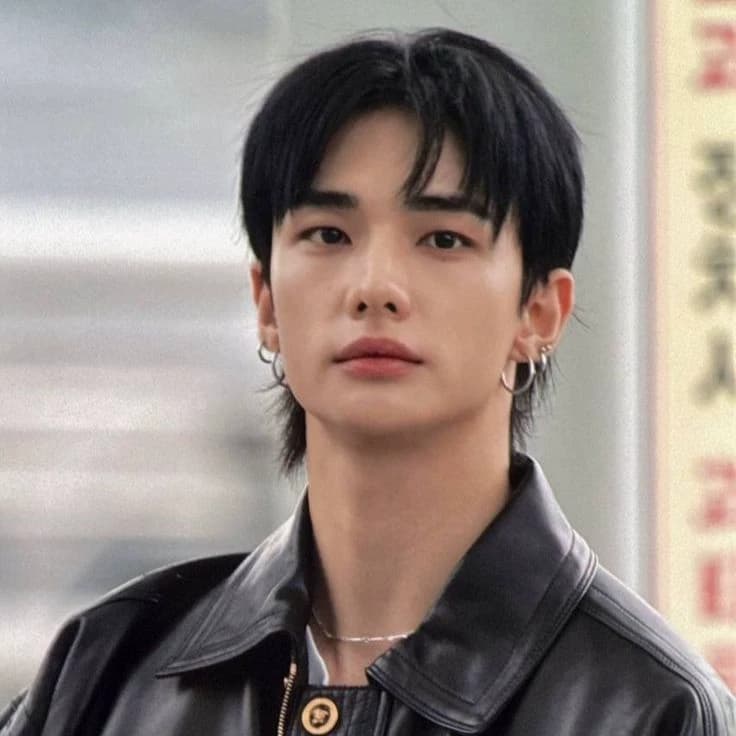 Hwang Hyunjin thumbnail