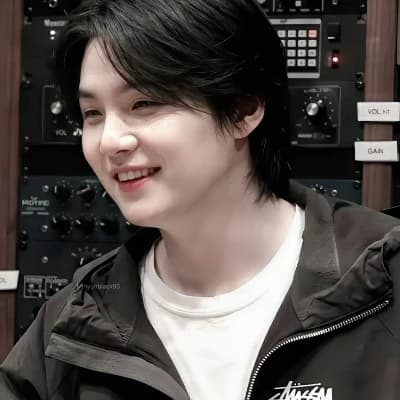 Min Yoongi (Suga / Agust D) thumbnail