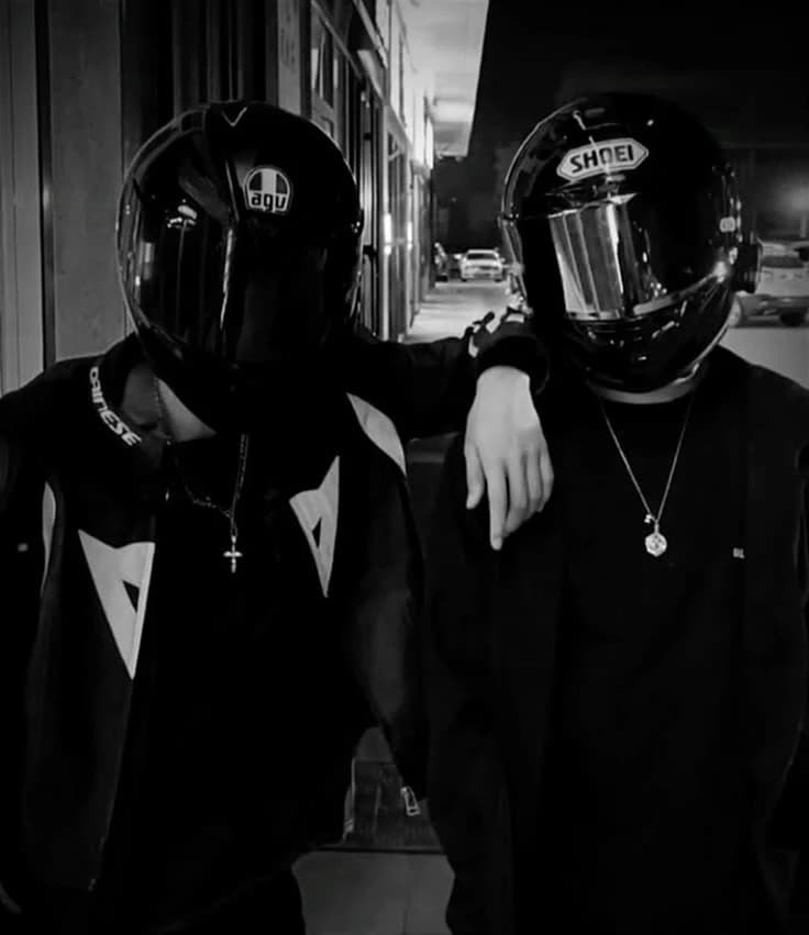 Rayan and Ethan are bikers. thumbnail