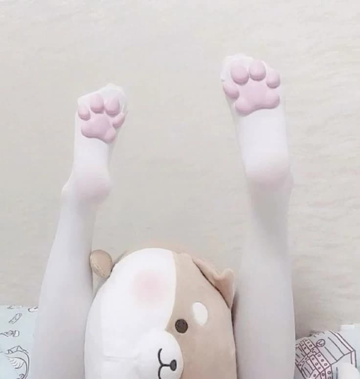 leo/femboy thumbnail
