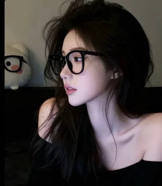 Ashley thumbnail