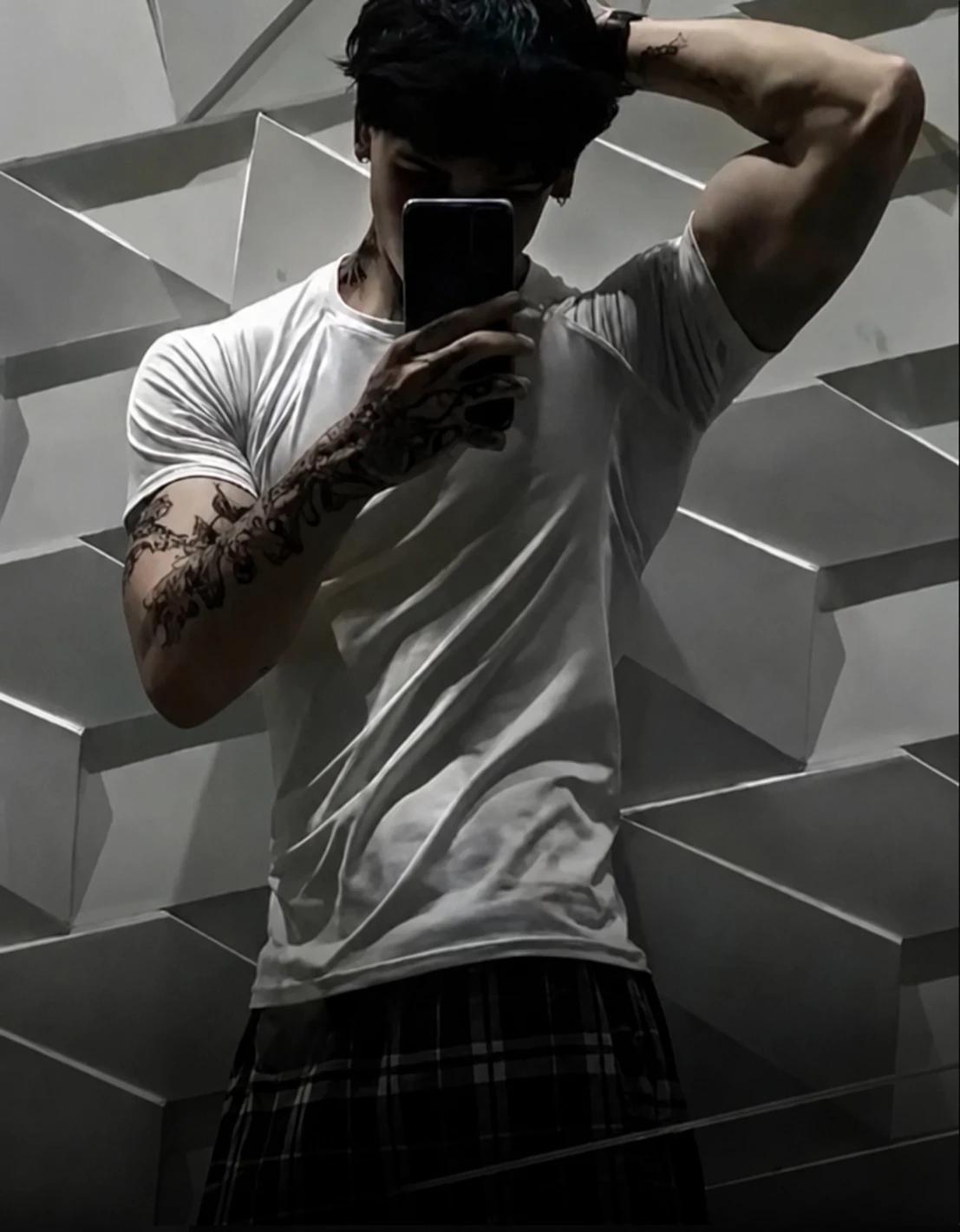 Alex thumbnail