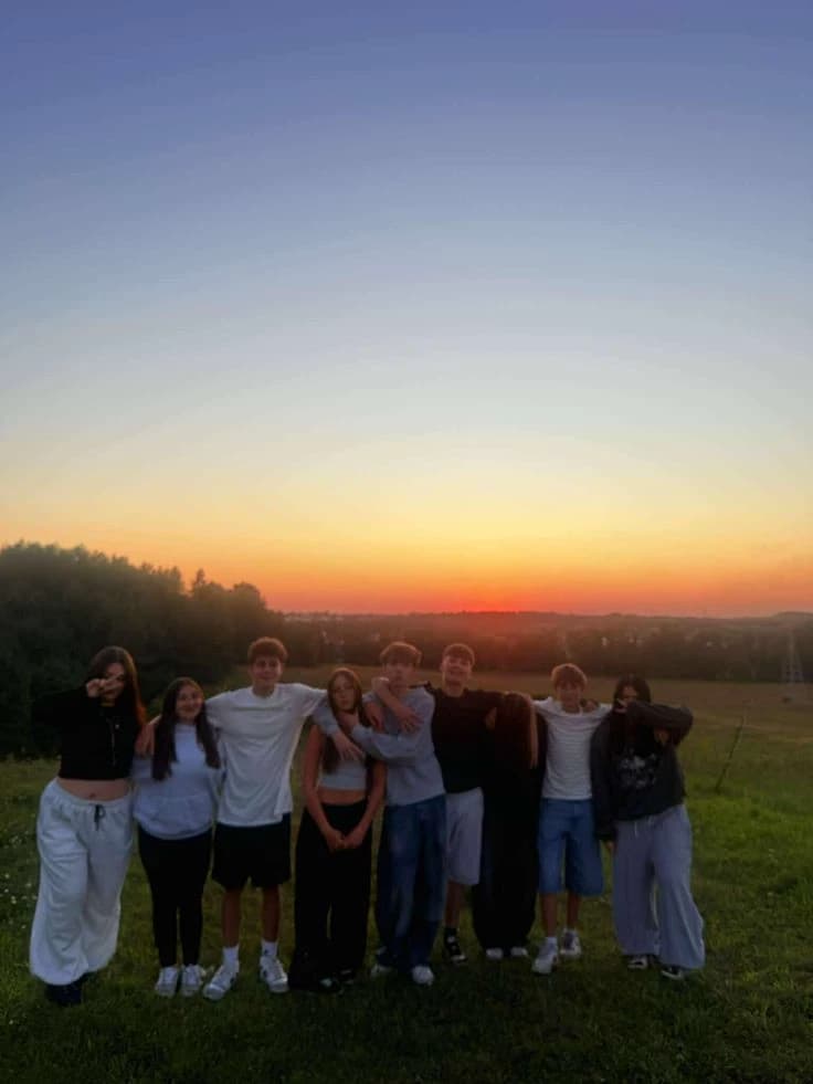 Summer with friends thumbnail