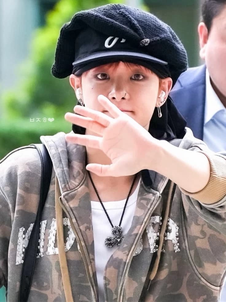 Jihoon(TREASURE) thumbnail