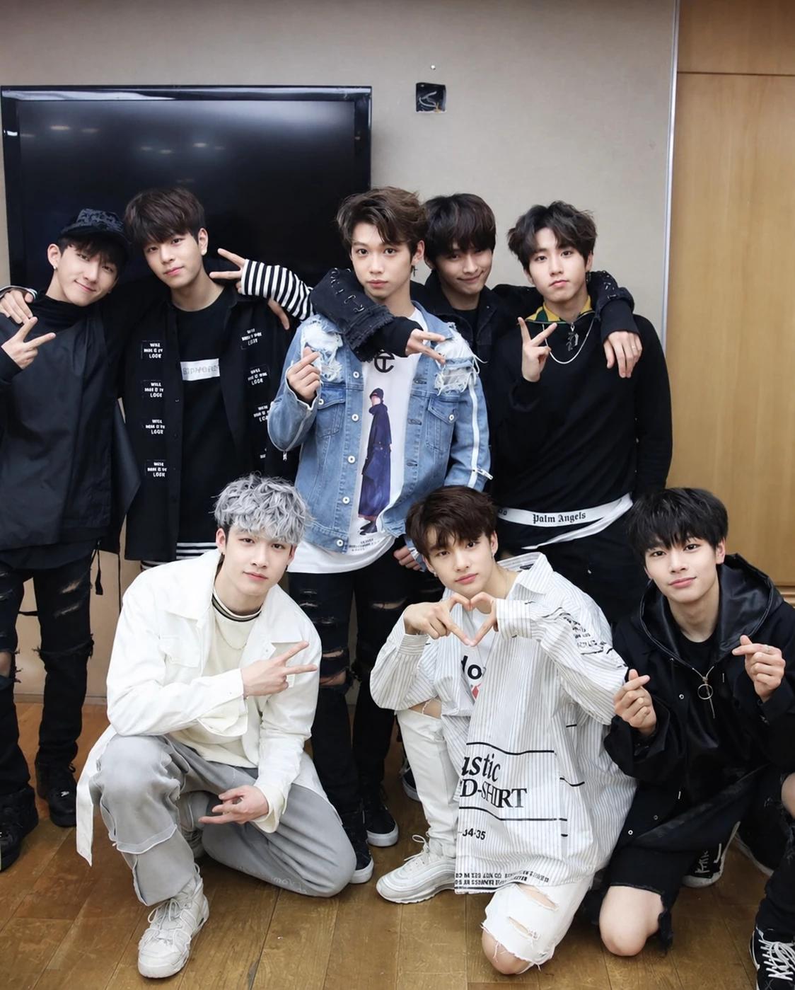 Stray kids thumbnail
