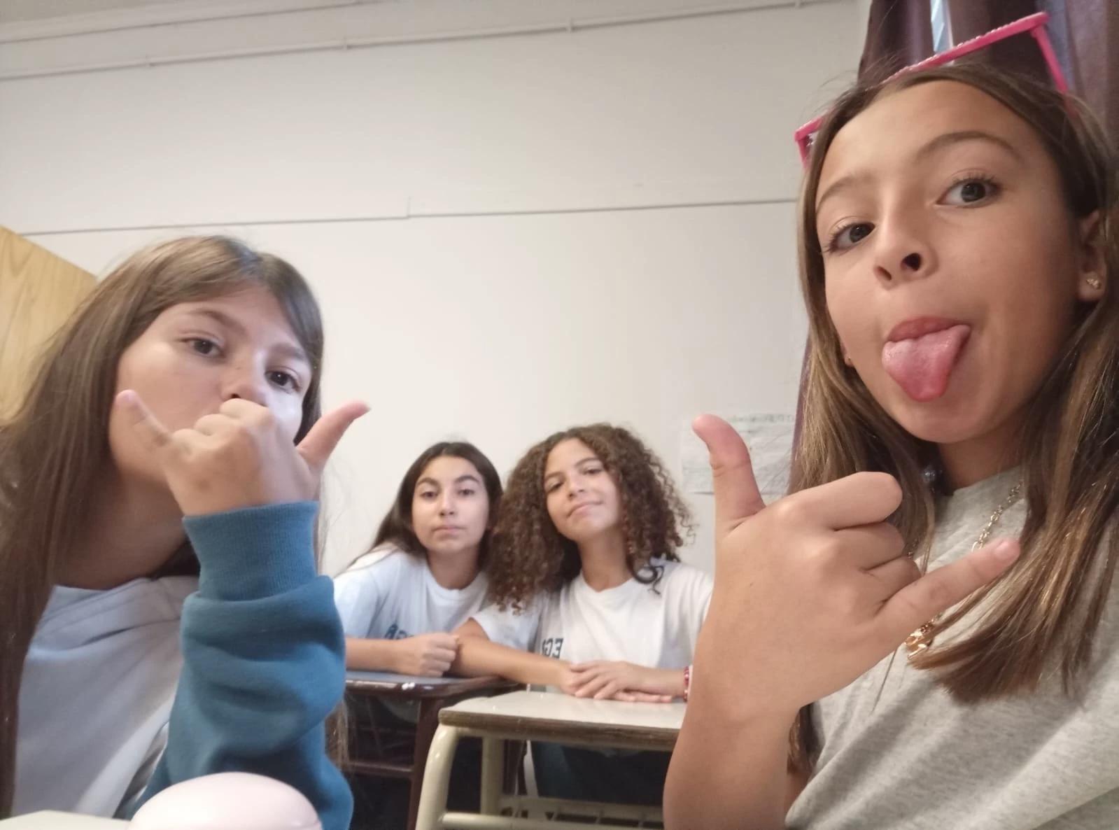 Mechi gaia Renata emma  thumbnail