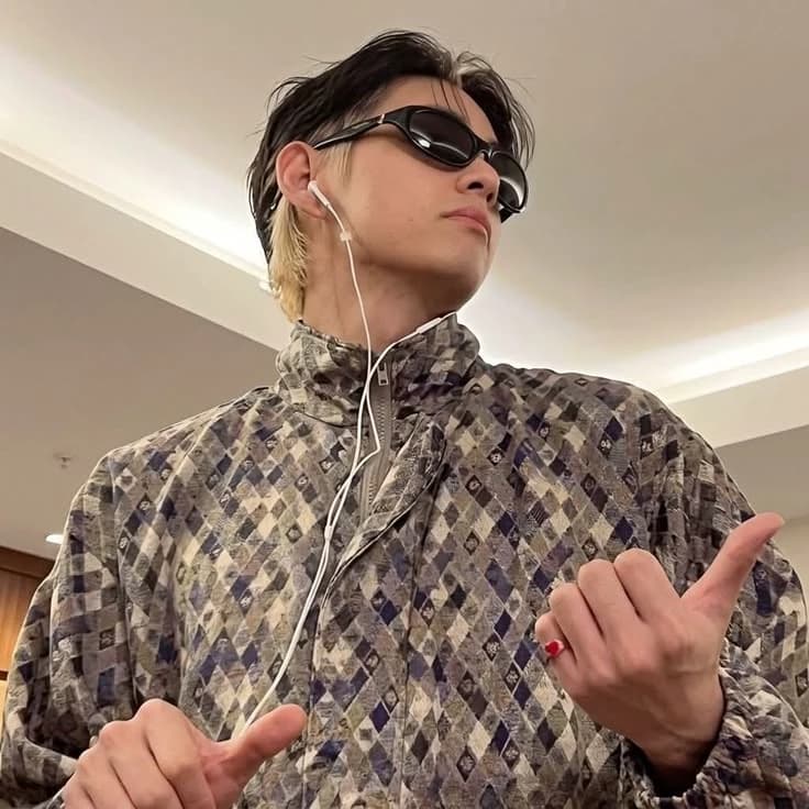 Kim taehyung thumbnail