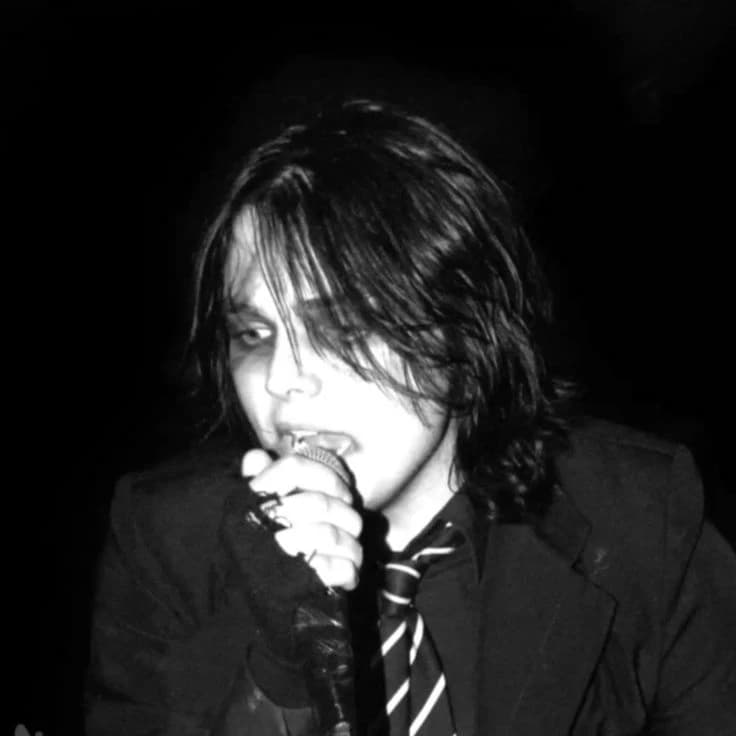 gerard way thumbnail