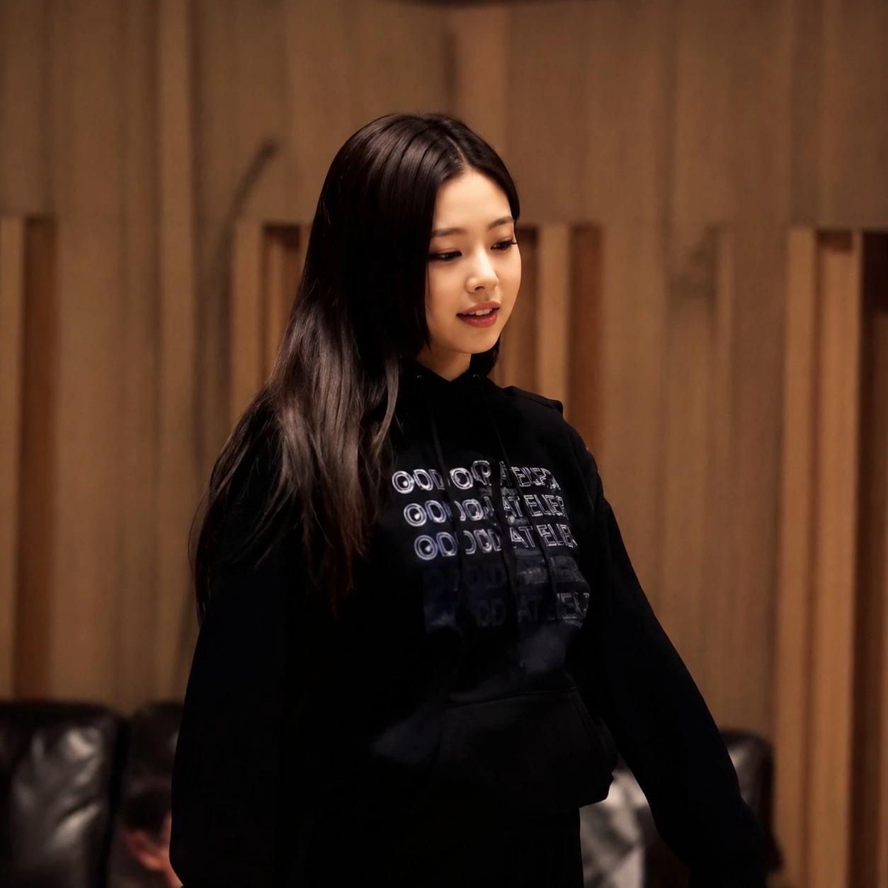 Jennie Kim  thumbnail