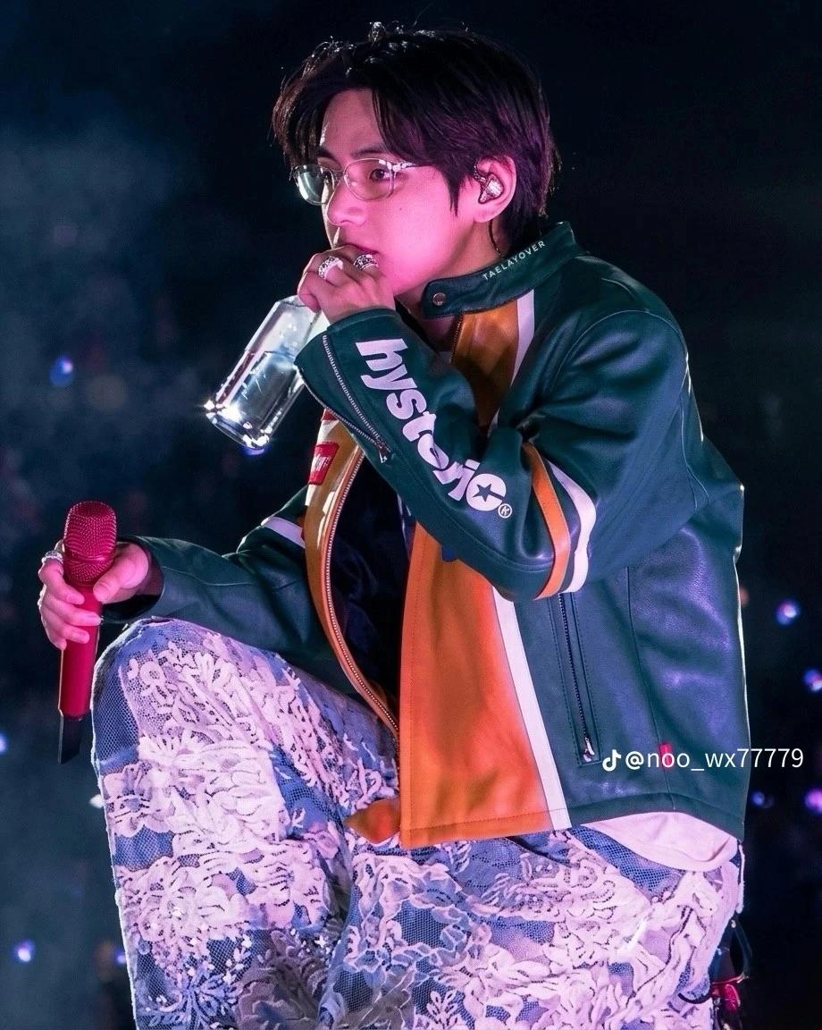 Kim Taehyung thumbnail