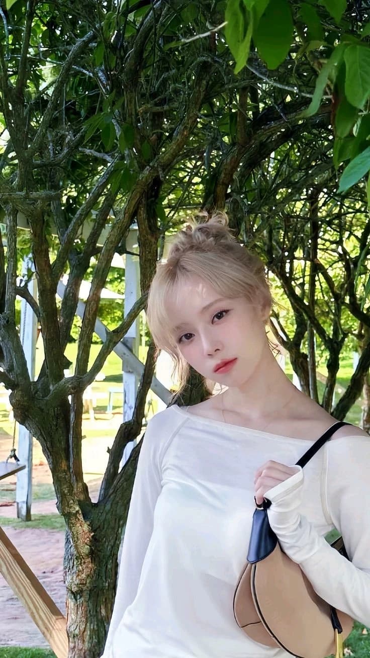 Kim Minjeong (WLW/GL) thumbnail