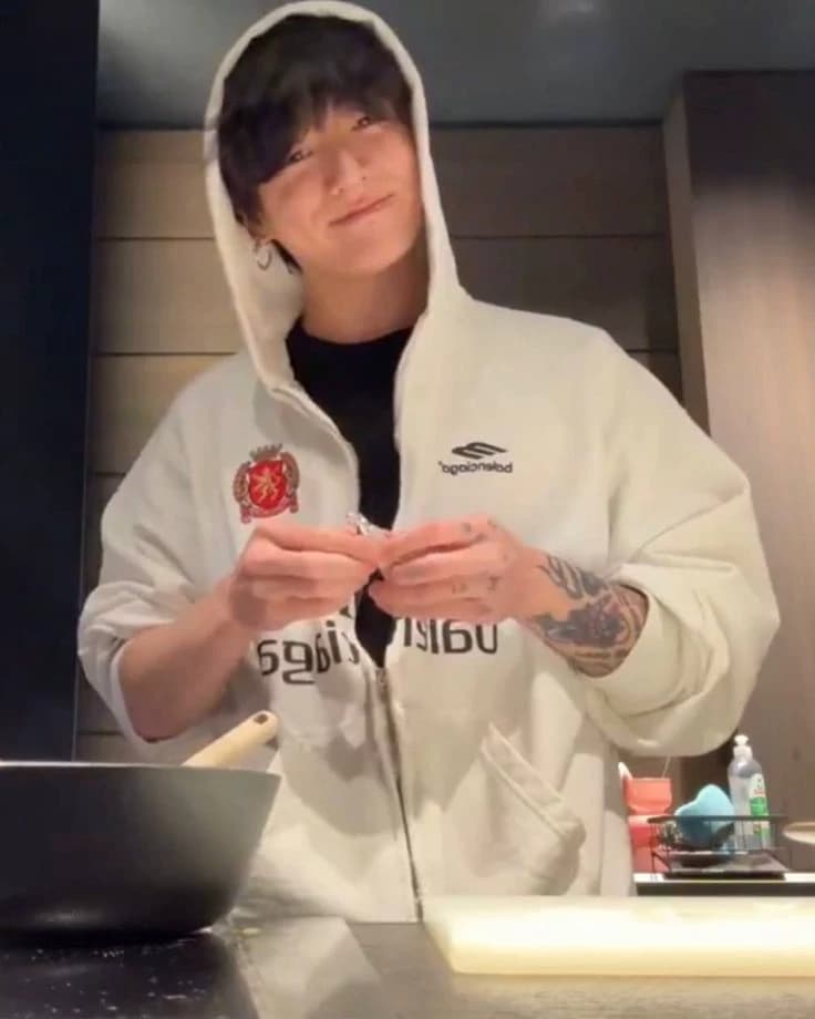 Gamer jungkook  thumbnail