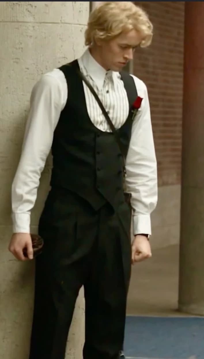 Coriolanus snow (young) thumbnail