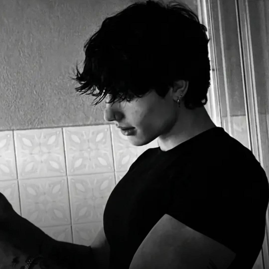 Alex thumbnail