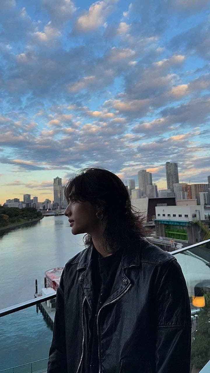 Hwang Hyunjin thumbnail