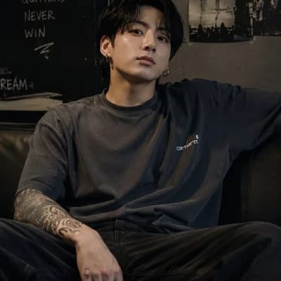 Book: 'On Your Knees' Jeon Jungkook thumbnail