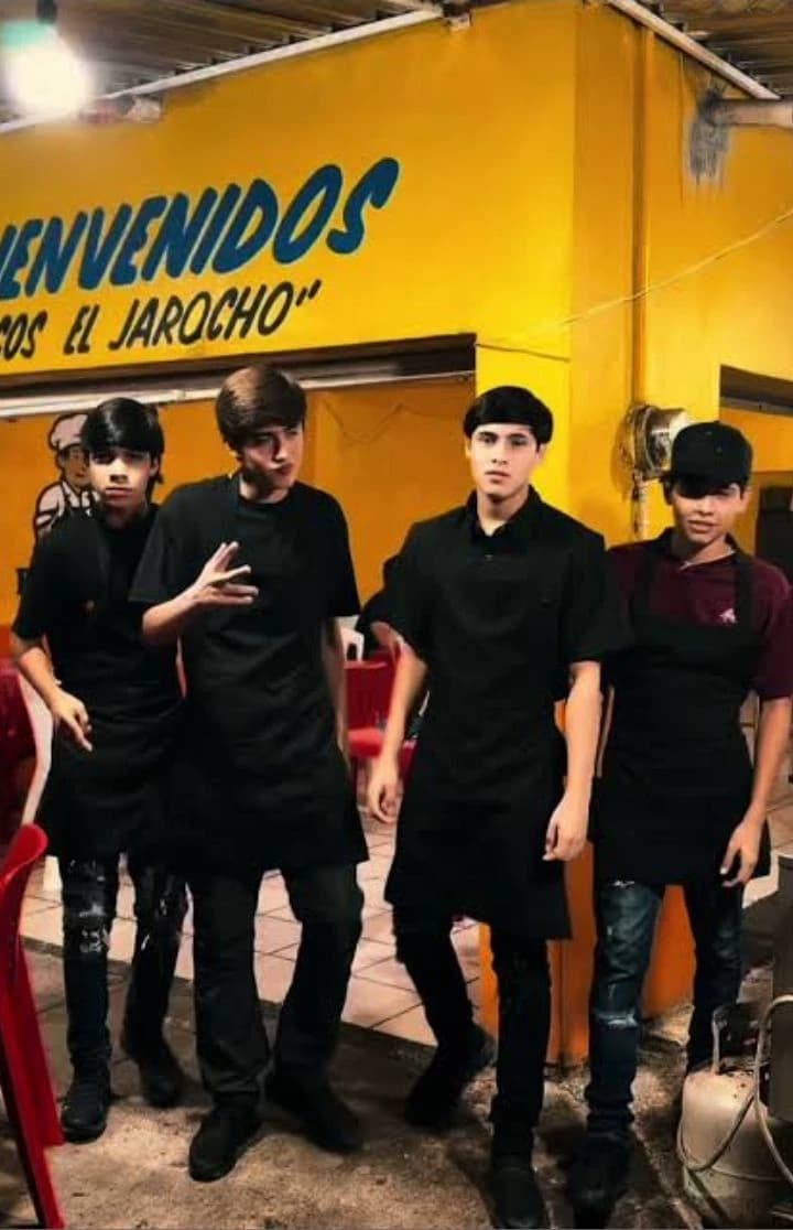 4 chicos  thumbnail
