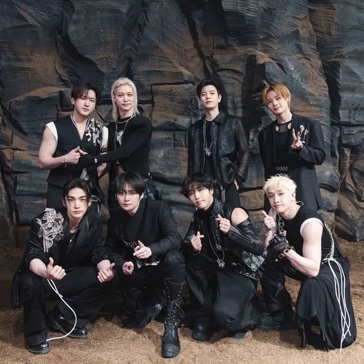 stray kids thumbnail