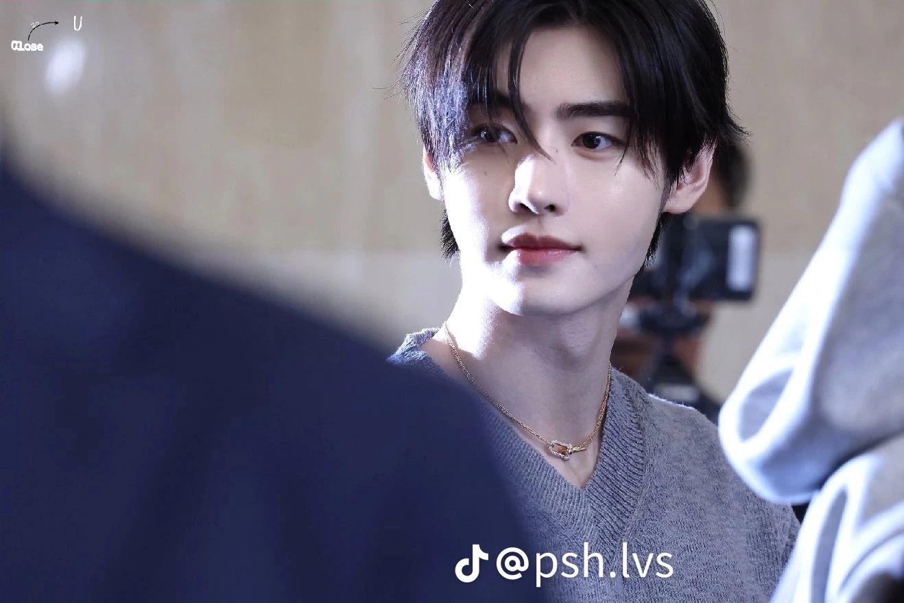 Park sunghoon  thumbnail