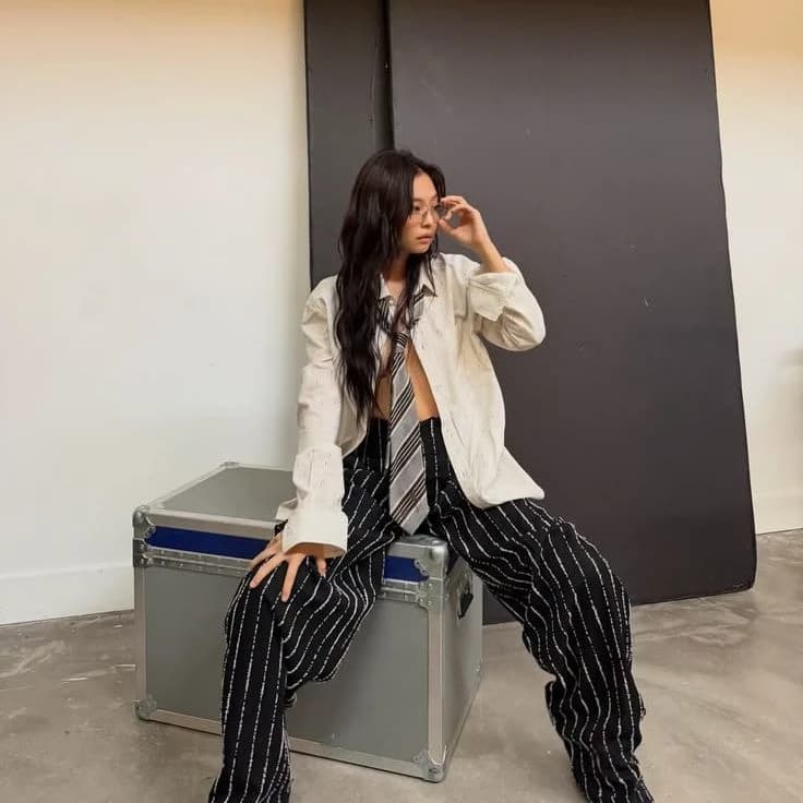 Jennie Kim (wlw) thumbnail