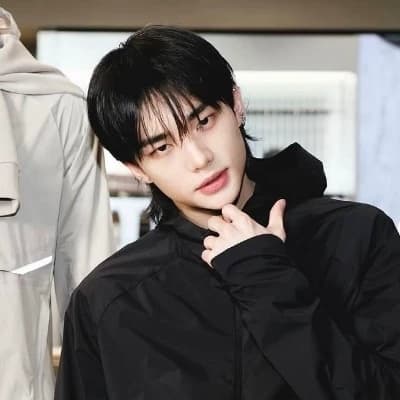 Hyunjin thumbnail
