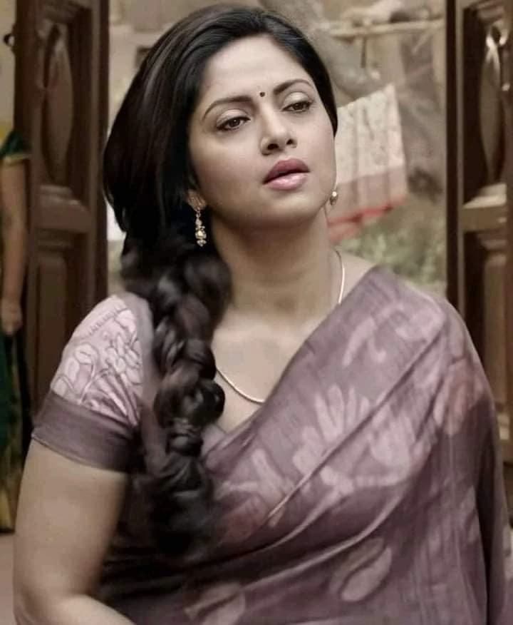 Nadhiya thumbnail