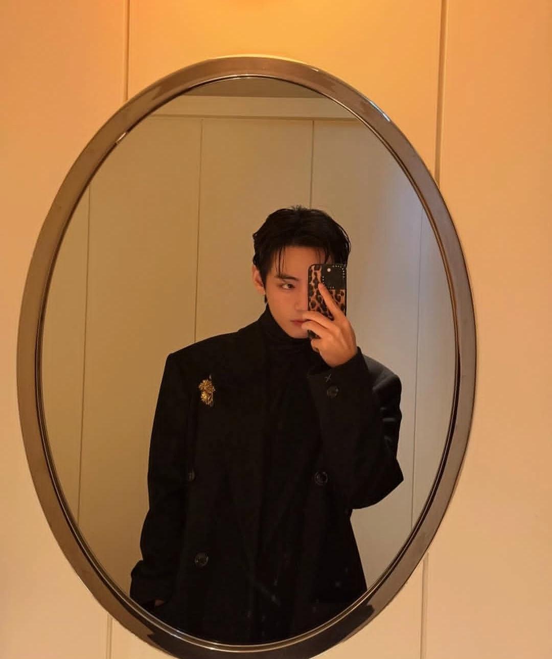 Kim Taehyung  thumbnail
